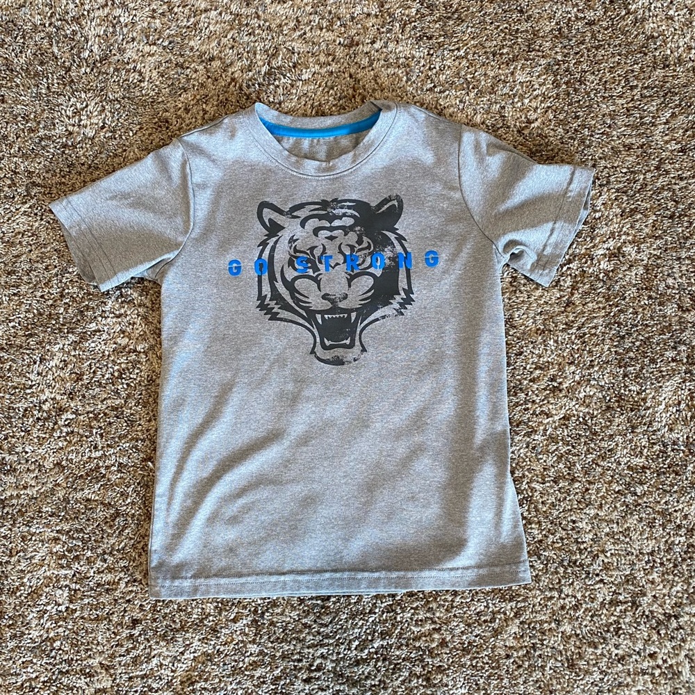 Boys Reebok shirt size xs
